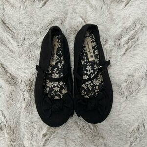 Girls black flat shoes size 12 1/2